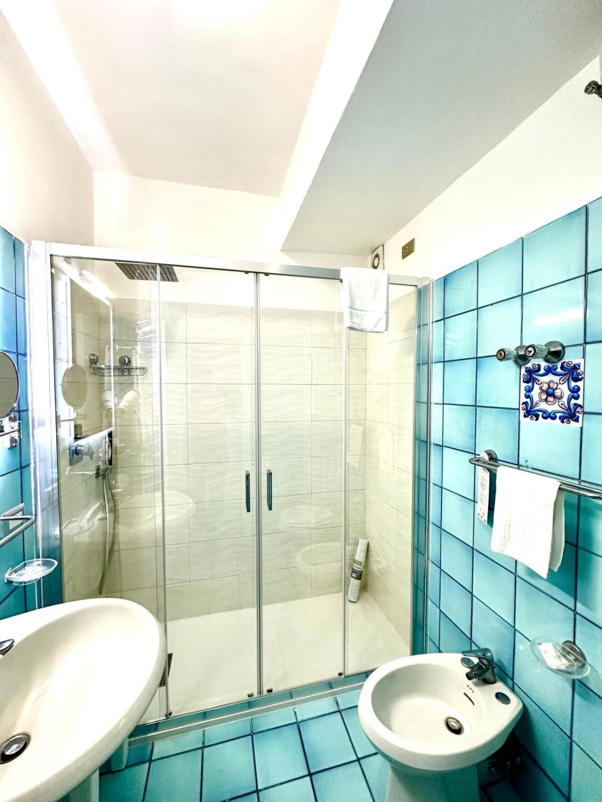 Hotel Le Fioriere Praiano Luaran gambar