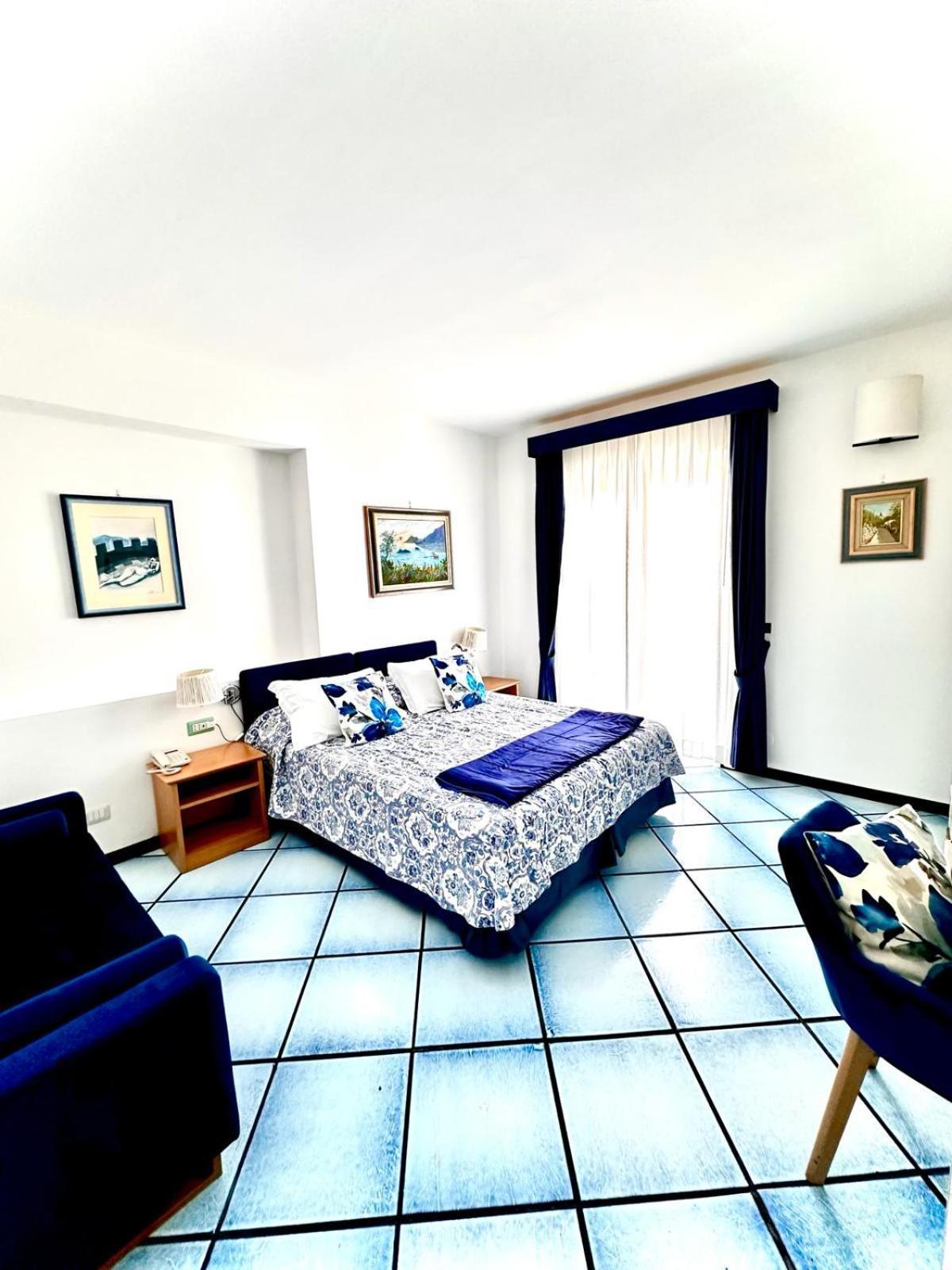 Hotel Le Fioriere Praiano Luaran gambar