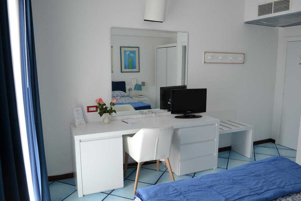 Hotel Le Fioriere Praiano Luaran gambar